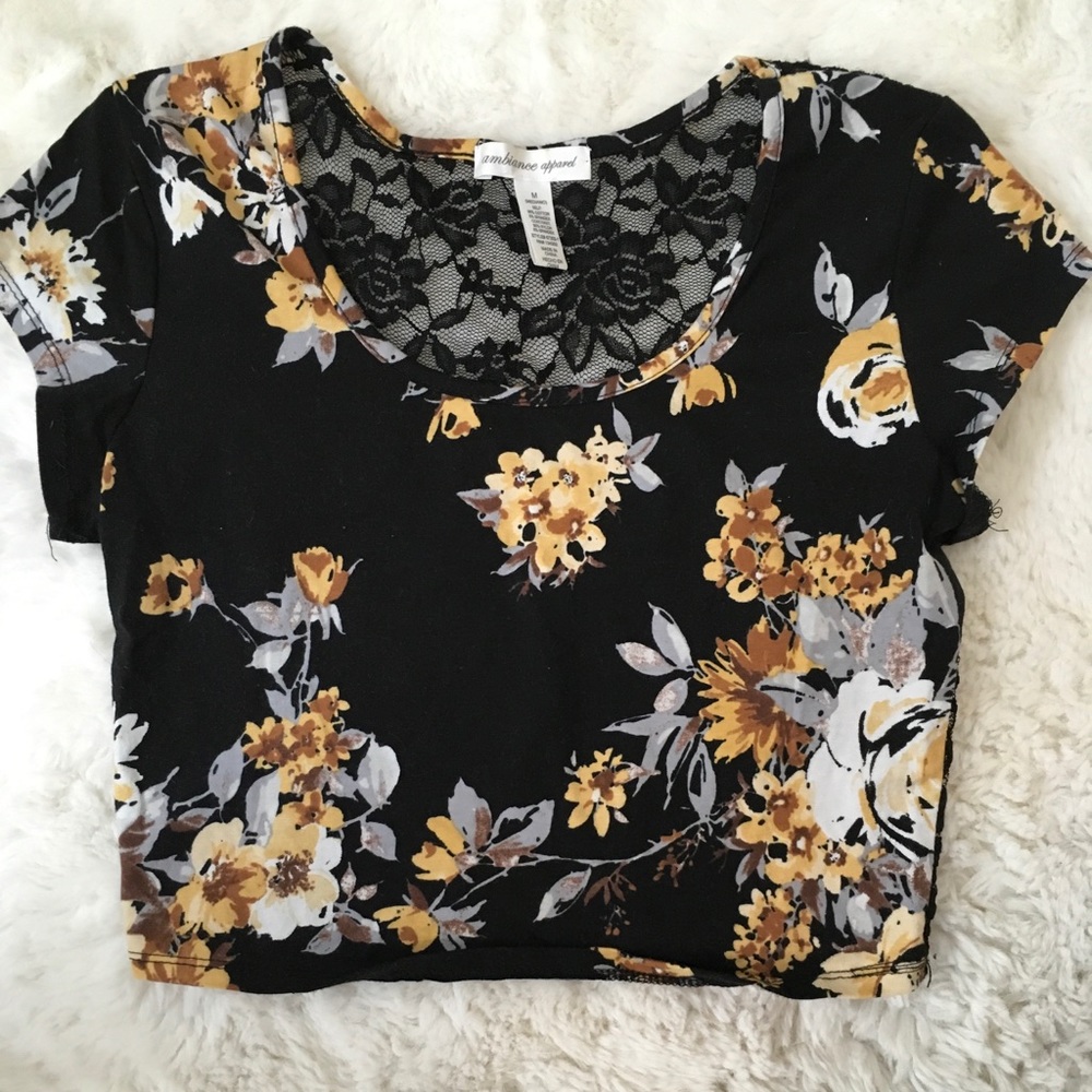 SUPER CUTE BLACK AND FLORAL CROP TOP W/ LACE BACK